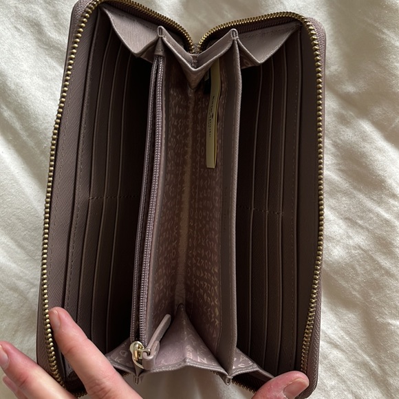 Kate Spade wallet - Picture 4 of 5